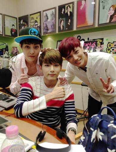 exo-do-xiumin-super-junior-heechul-ryeowook_1379022594_af_org